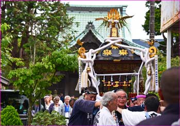 荘厳寺へ