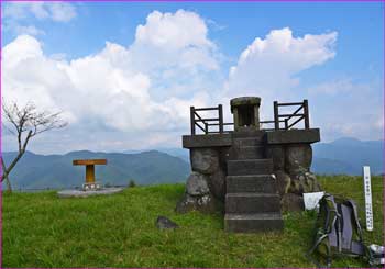 山頂祠