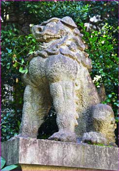 東参道鳥居の狛犬