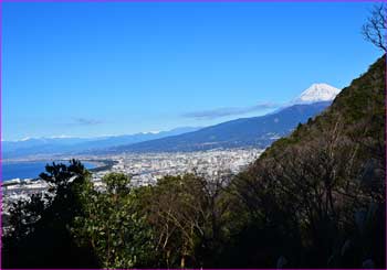 富士山見ゆ