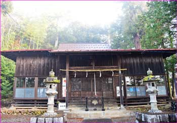 春日神社拝殿