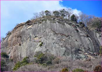 岩殿山