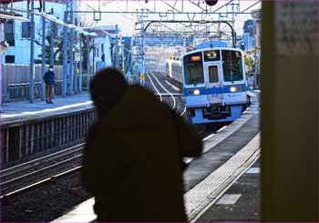 渋沢駅ホーム