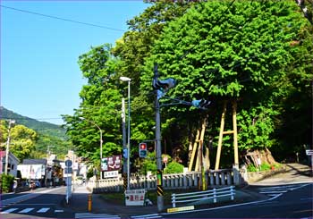 五所神社入り口