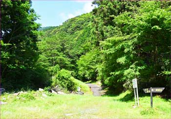 登山口