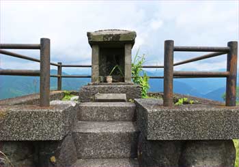 山頂祠