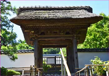 長福寺山門