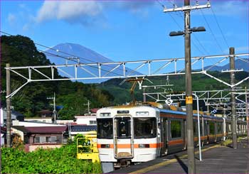 駿河小山駅富士