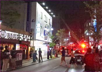 商店街で火事