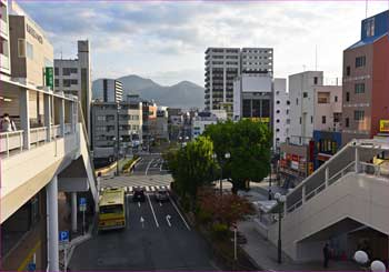 秦野駅前