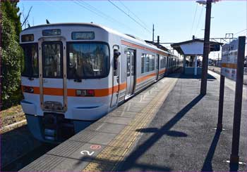 下曽我駅ホーム