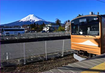 富士山駅で