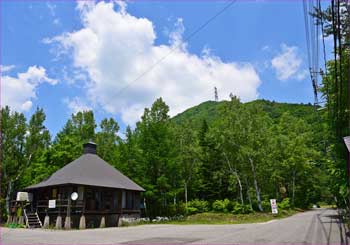 登山口