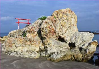 小磯の神社