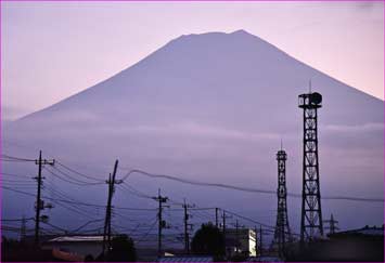 富士山暮れて