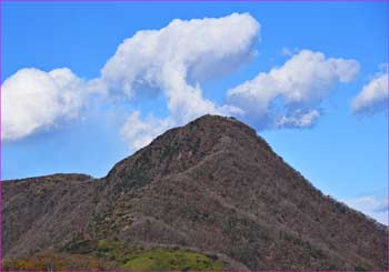 金時山の雲