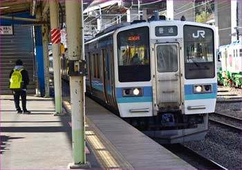 高尾行き電車