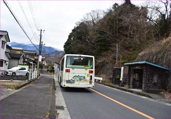 田代向バス停