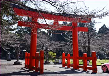 諏訪神社の鳥居