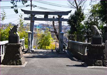 東の鳥居