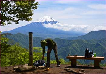 山頂で