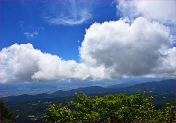 雲が