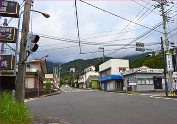 仙石も雲に