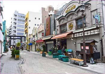 参道の商店街