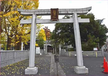 三囲神社鳥居