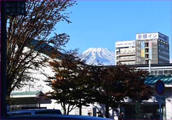 三島駅の富士