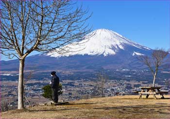 老年輩者が