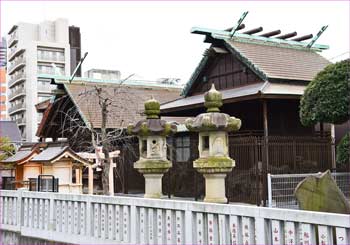 鶴見神社本殿