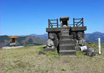 山頂祠