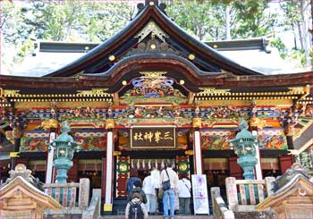 三峰神社拝殿