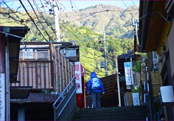 大山コマ参道