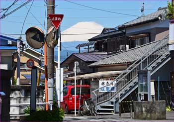 下曽我駅富士