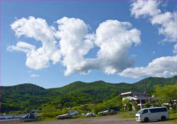 雲湧く