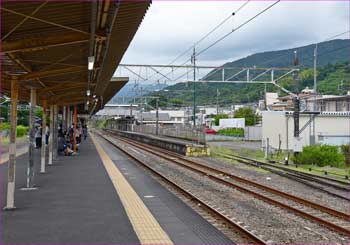 松田駅ホーム