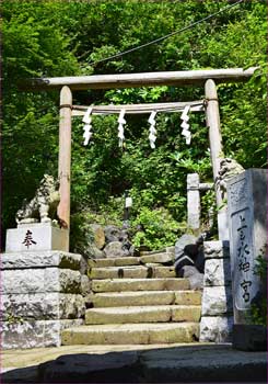 上之水神社鳥居