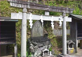 名水神社