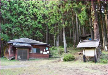 登山口