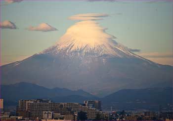 富士山に笠雲