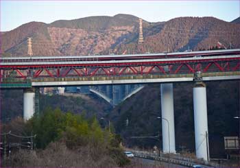 東名陸橋