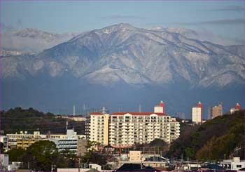 大山雪明け