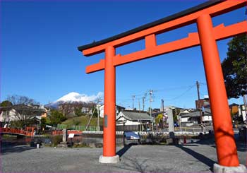 東鳥居