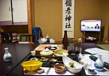 部屋で夕食