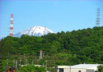 富士と鉄塔