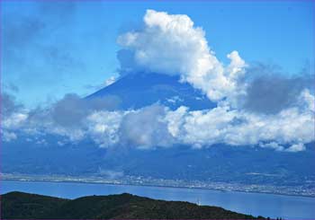 富士に雲が