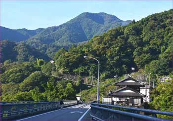 倉岳山へ