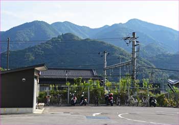 鳥沢駅から